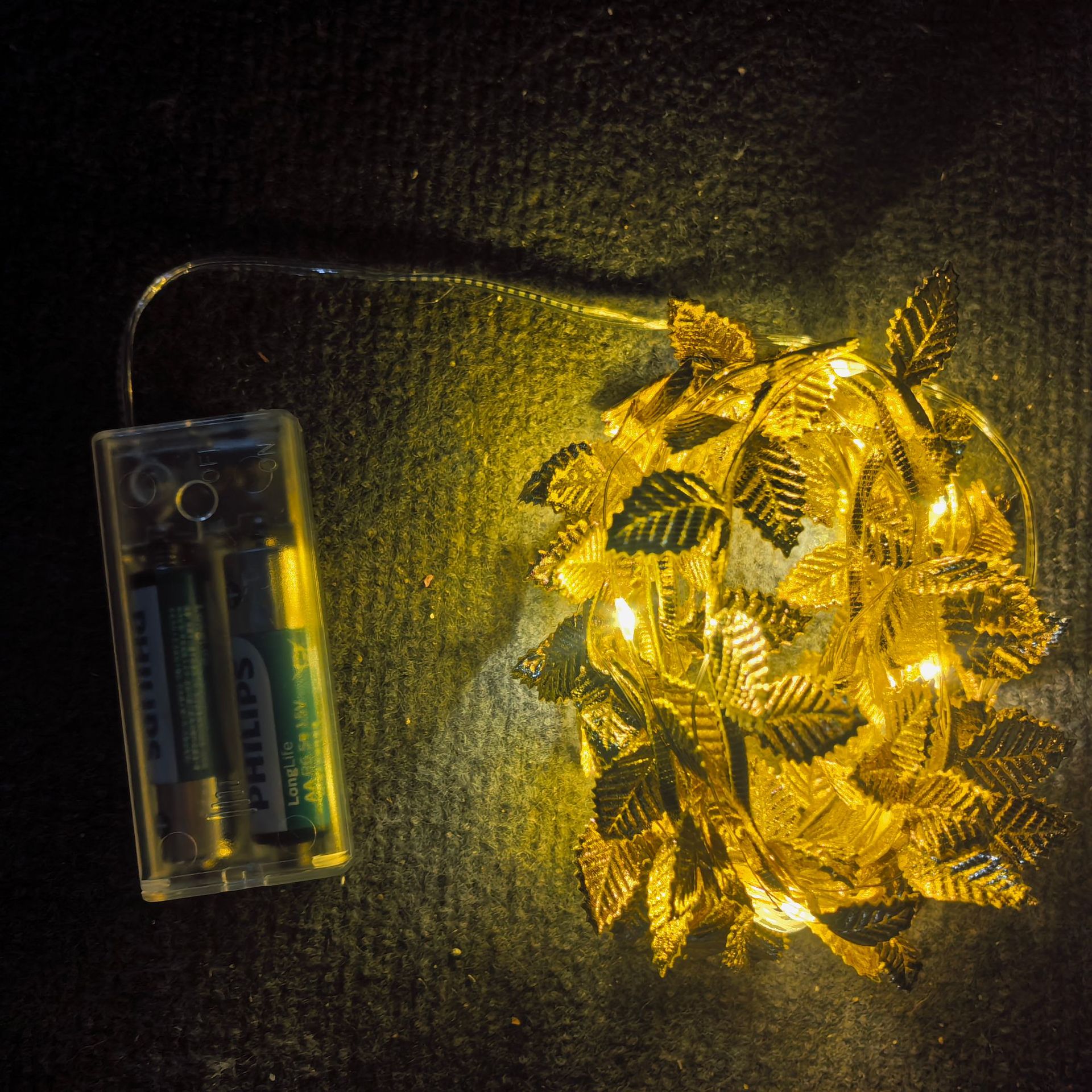 Luz LED Hojas Doradas - Decoración estilo